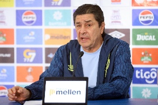 Luis Fernando Tena y Guatemala concretan goleada de escándalo en la Nations League 