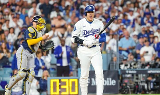 MLB: Dodgers contra la pared, Milwaukee vuelve a ganar y acaricia la Serie Mundial 