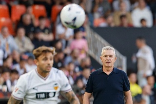 Valencia no encuentra el rumbo ni con Javier Aguirre
