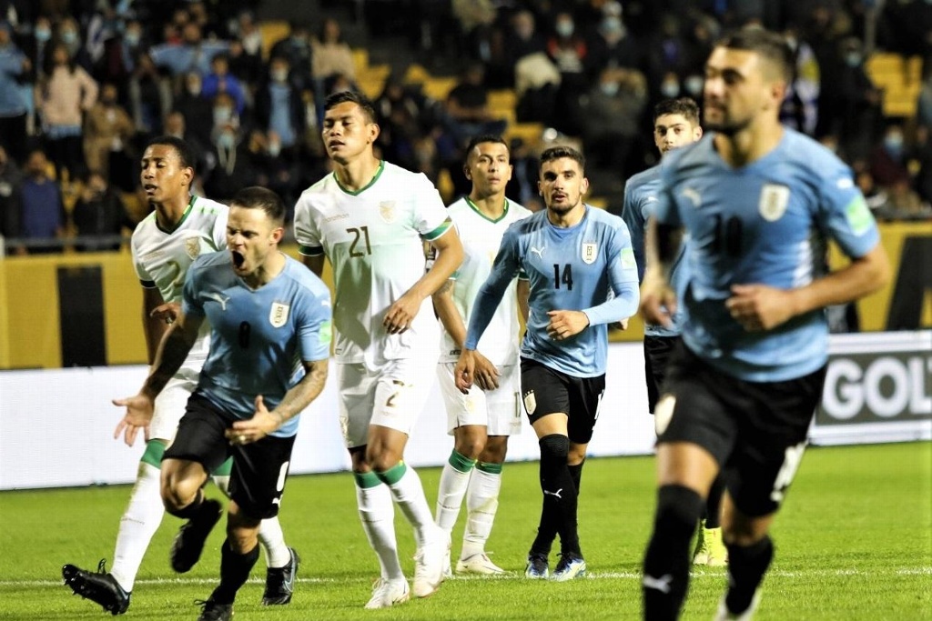 Uruguay se impone sin problemas a Bolivia