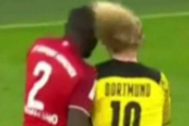 Brutal choque de cabezas en la Bundesliga (VIDEO)