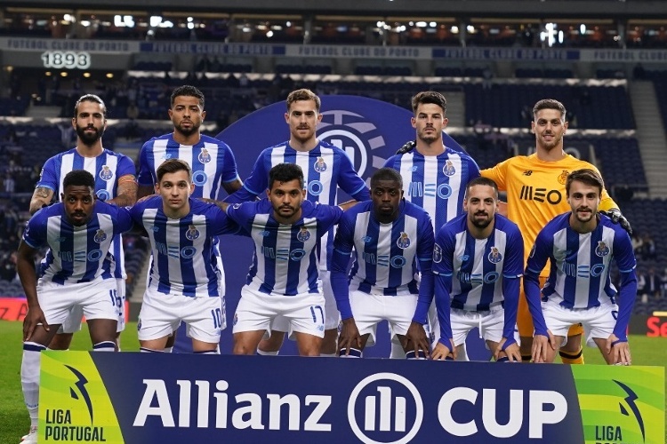 Porto se acuerda del 'Tecatito' y le da titularidad en la Copa