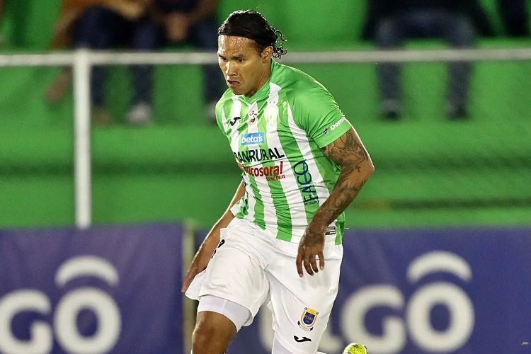 Eliminan al 'Gullit' Peña en la Liga de Guatemala
