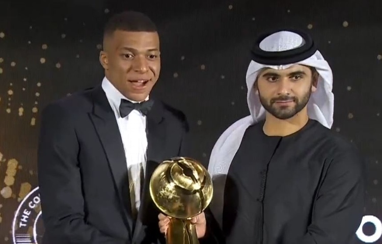 Mbappé se lleva el Globe Soccer Award al mejor jugador del año