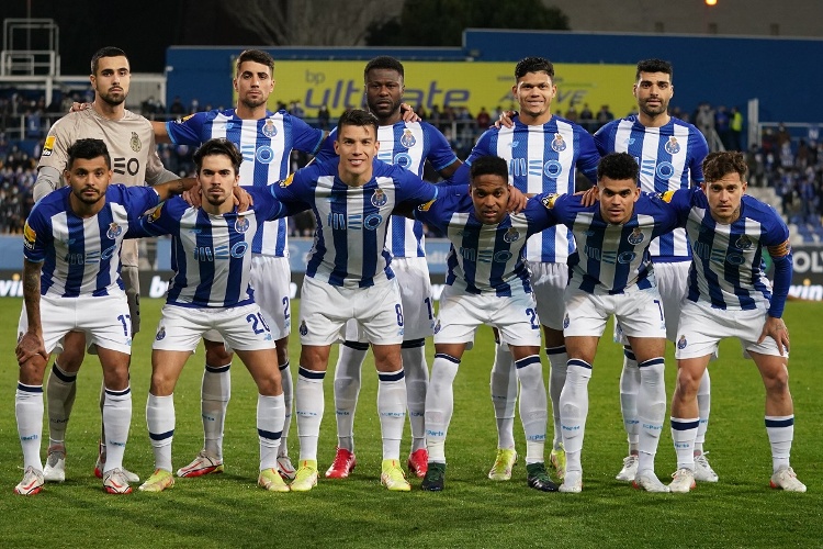 Porto y 'Tecatito' remontan en la última jugada y son líderes