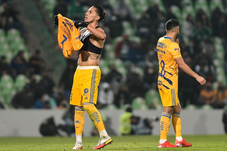 El golazo de Salcedo que salva a los Tigres (VIDEO)