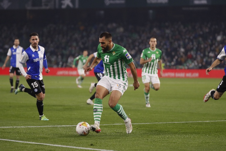 Betis golea con Guardado encendido, Lainez pocos minutos