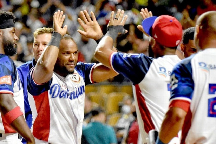 República Dominicana le pega a Puerto Rico en la Serie del Caribe 