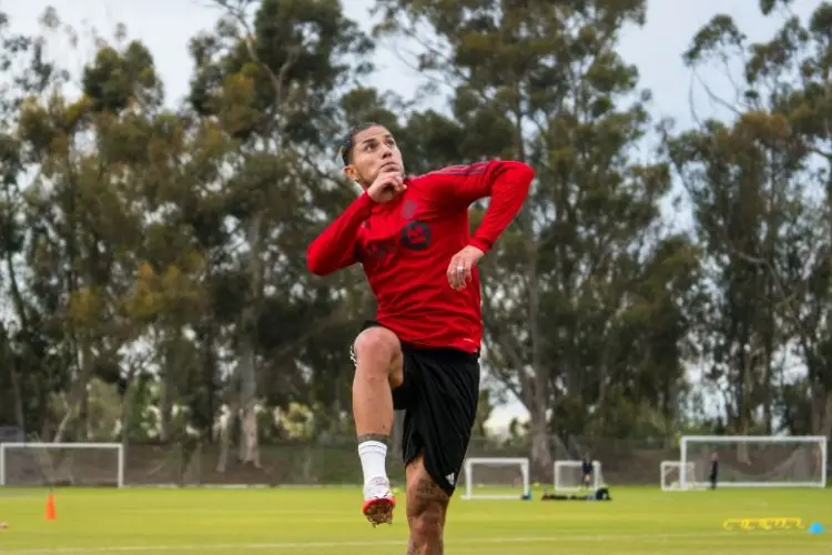 Salcedo ya entrena con el Toronto FC (FOTO)