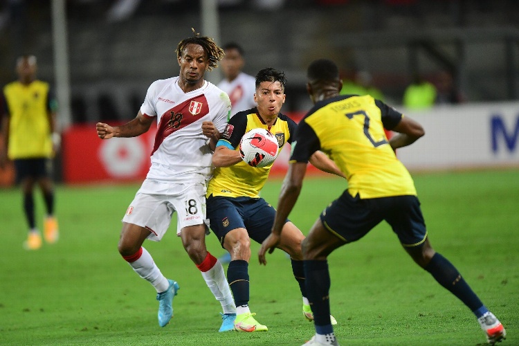 Perú le saca empate a Ecuador para seguir en pelea por Qatar 2022