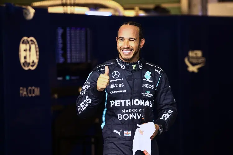 ¡Se acabó la polémica! Hamilton seguirá en la Fórmula 1