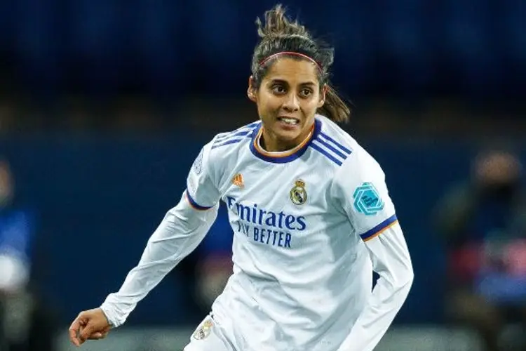 Mexicana renueva con el Madrid