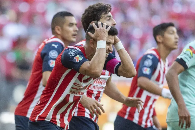 Se lesiona el capitán de Chivas en juego amistoso vs Atlanta United