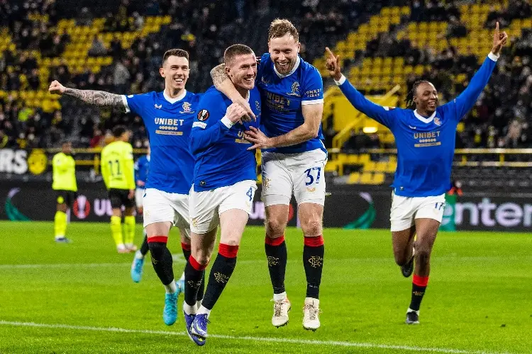 Rangers sorprende y le pega al Dortmund a domicilio en la Europa League