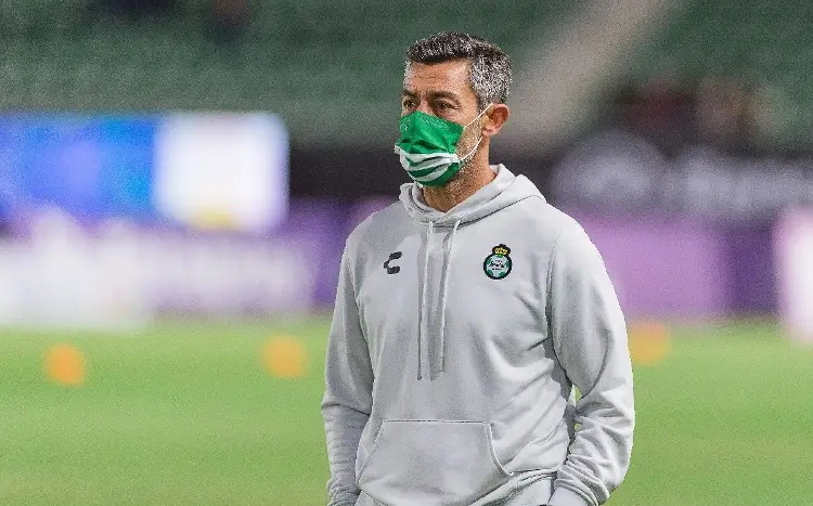 ¡Caixinha despedido de Santos! 
