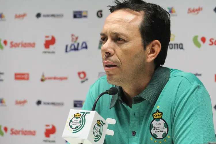 DT veracruzano toma las riendas de Santos Laguna