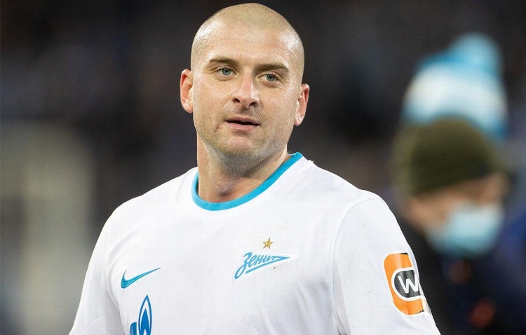 Jugador ucraniano renuncia a club ruso tras ataques a su país