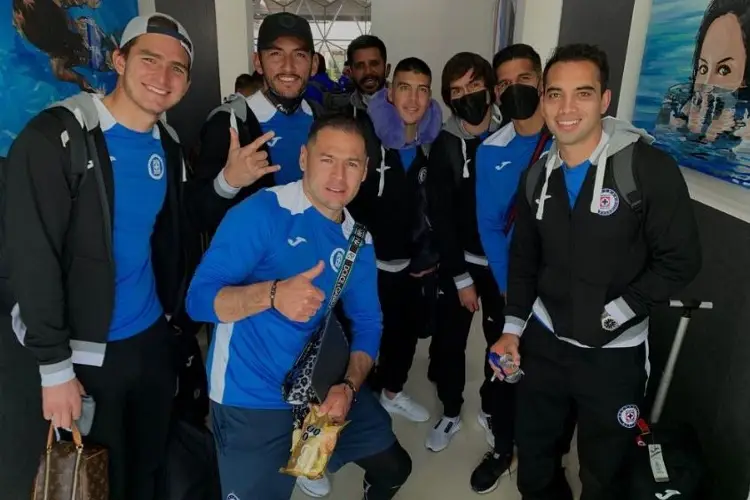 Cruz Azul ya está en Montreal para la Concachampions (VIDEO)