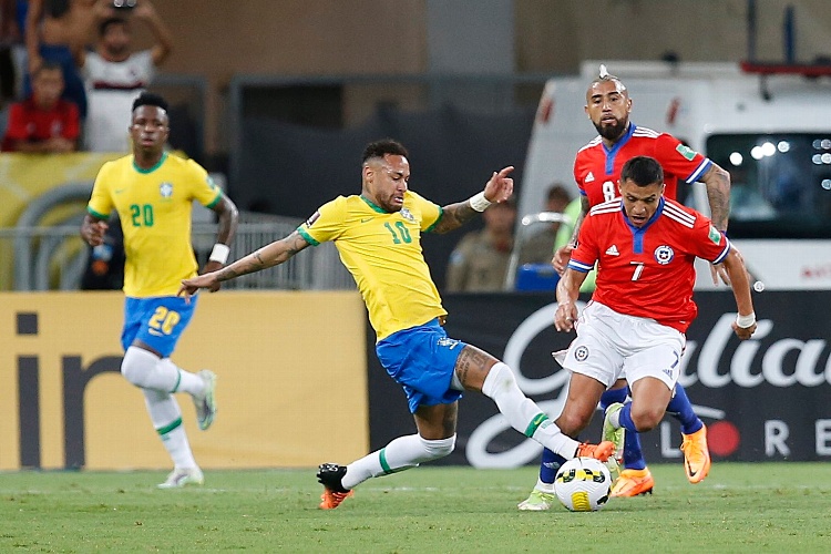 Brasil deja a Chile a punto de quedar fuera de Qatar 2022