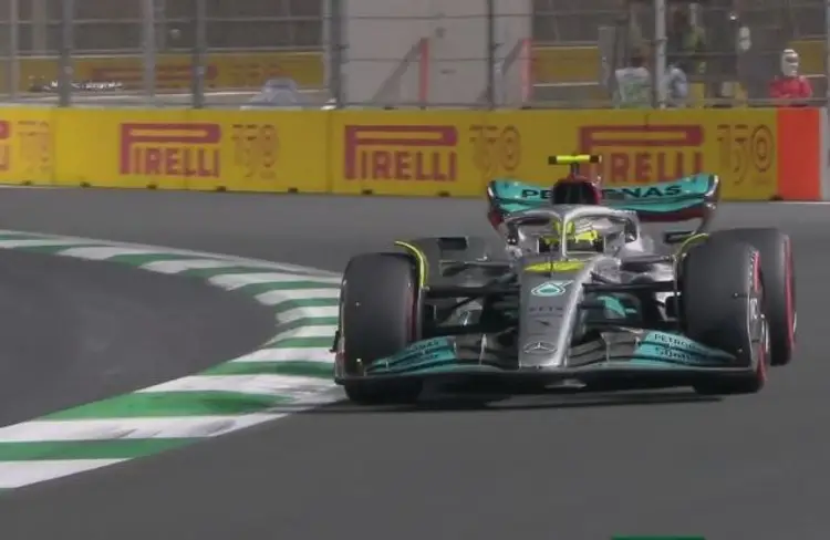 Hamilton se queda fuera de Q2 en GP de Arabia