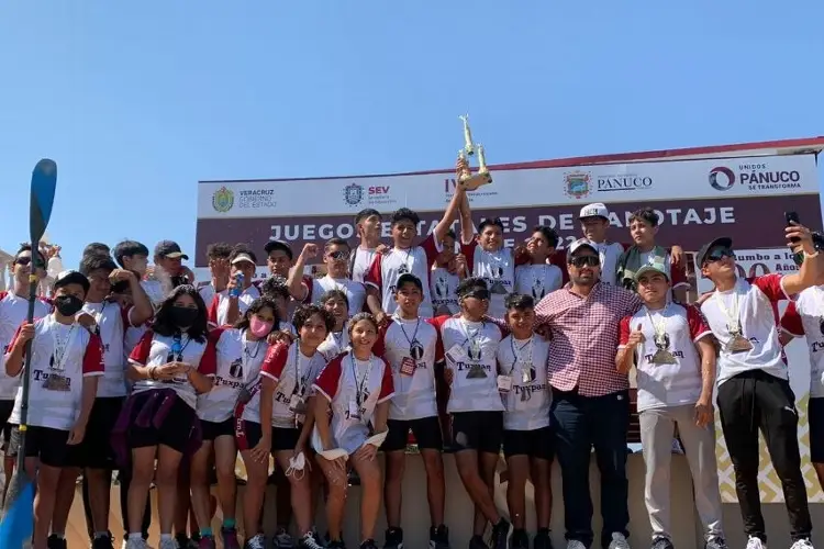 Tuxpan campeón de Juegos  Estatales Canotaje 2022 
