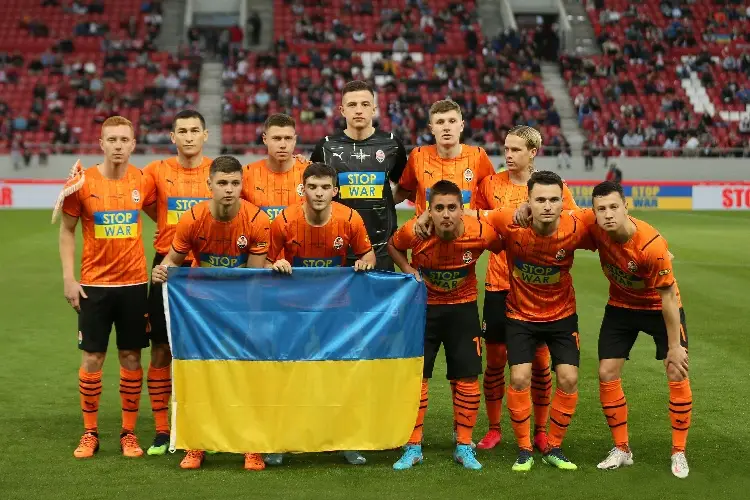 Club ucraniano reaparece para jugar amistoso en tiempos de guerra