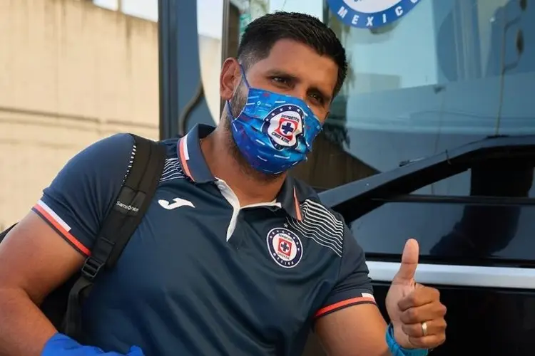 Liberan al veracruzano Joaquín Velázquez ex Auxiliar técnico en Cruz Azul