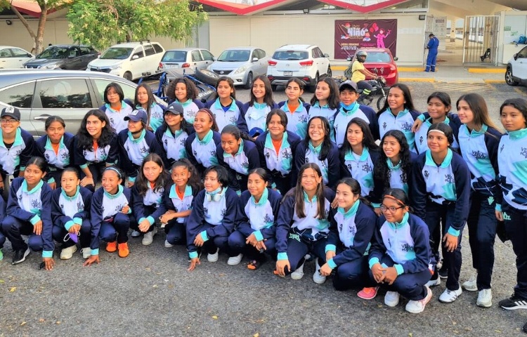 Viajan equipos de Veracruz al  Macro Regional de Futbol Femenil 