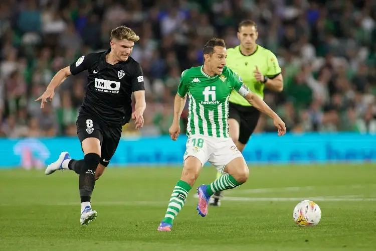 Guardado y Lainez citados para la Copa del Rey