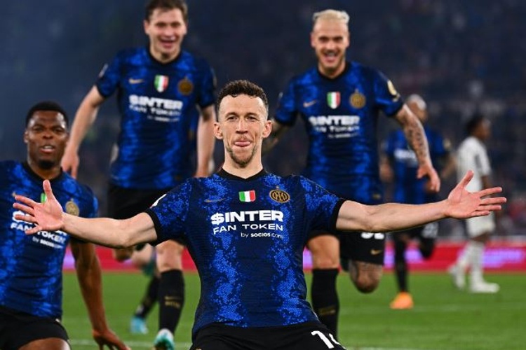 Inter remonta y es campeón de la Copa en Italia