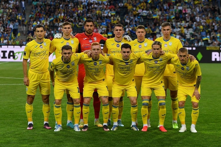 Selección de Ucrania vuelve a jugar un partido seis meses después