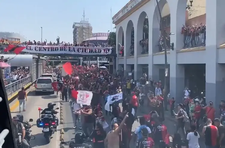 ¡Locura total! Atlas celebra título ante miles de aficionados (VIDEO)