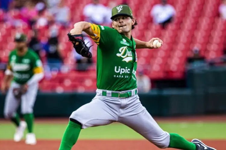 Generales aplasta a los Mariachis