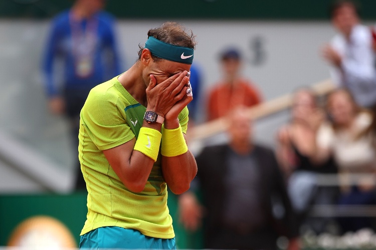 Rafael Nadal rompe en llanto tras coronarse en Roland Garros (VIDEO)