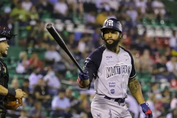 Sultanes apalea a los Leones