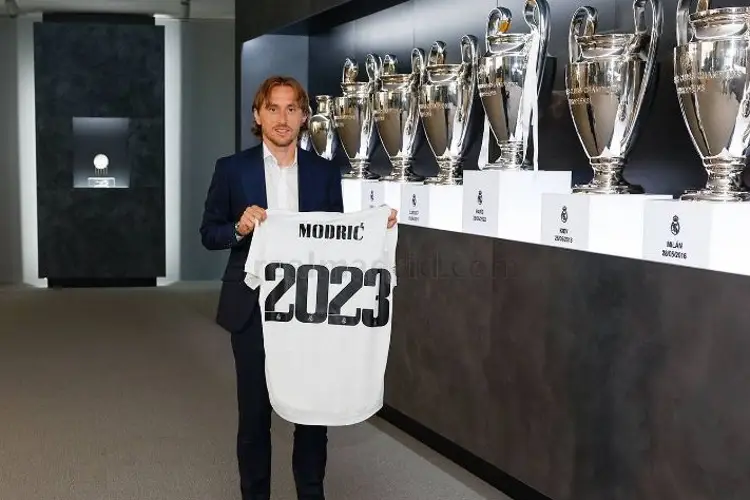 Modric renueva con el Madrid