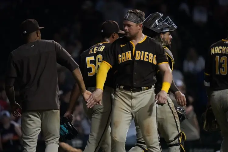 Padres rematan a los Cubs