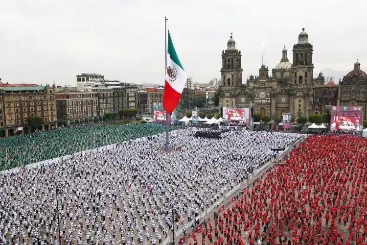 México impone Récord Guinness con clase masiva de box  
