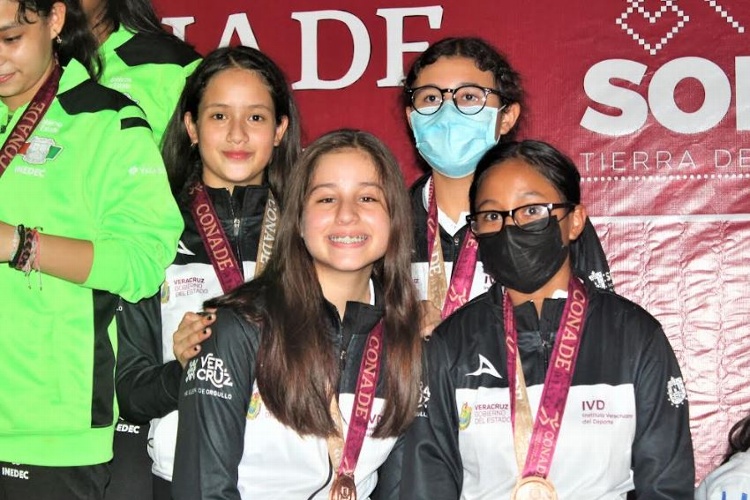 Cierra Veracruz con medallas  por equipos en tenis de mesa 