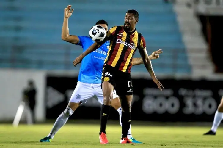 Leones Negros despide a dos jugadores por indisciplina