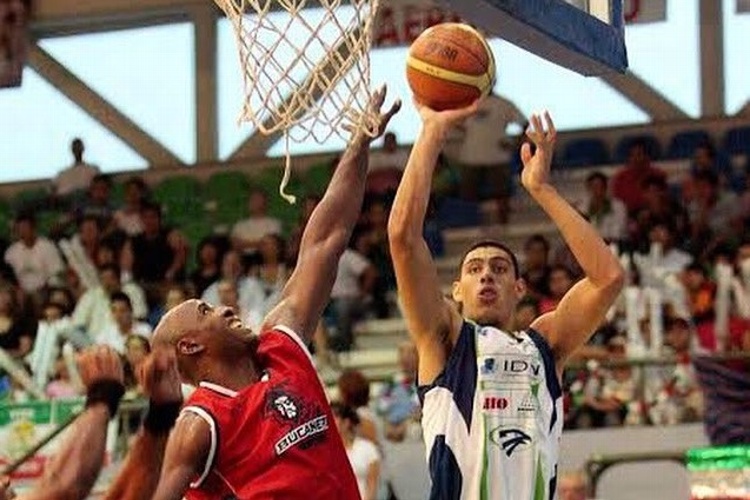 Gustavo Ayón prepara su retiro del basquetbol   
