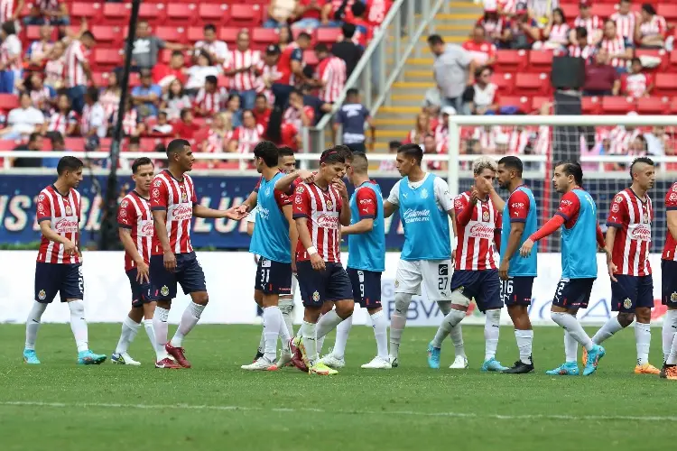 DT de Chivas lamenta abucheos de la afición a Ángel Zaldivar