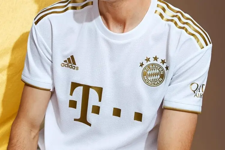 Bayern Múnich presenta elegante uniforme (FOTOS)
