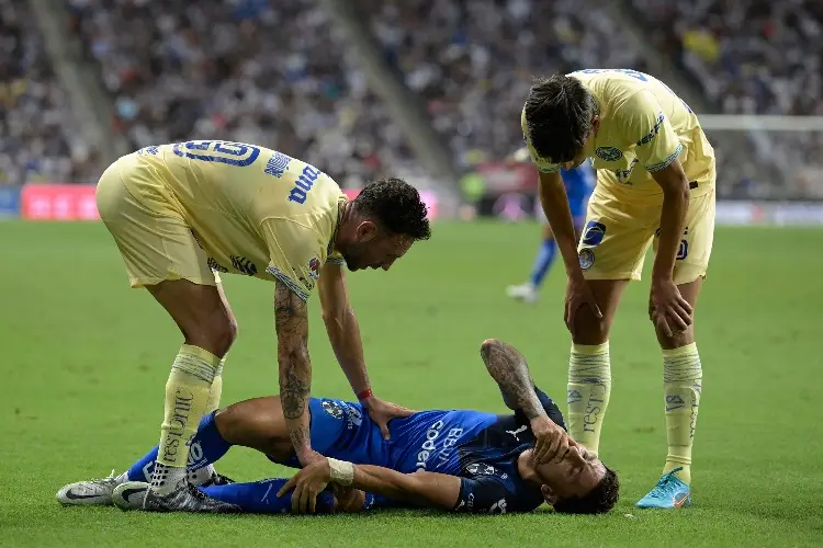 Joao Rojas, fuera de Rayados todo el torneo por lesión