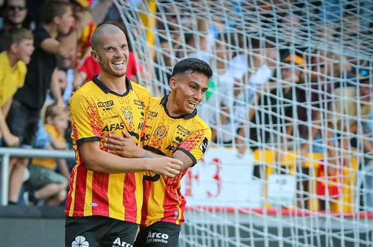 Mexicano se estrena como goleador en Bélgica