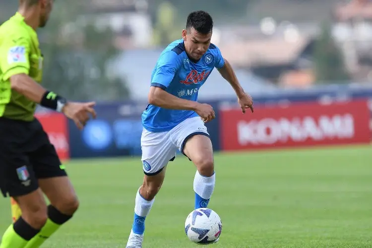 Hirving Lozano es titular con Napoli en la pretemporada