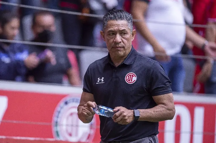 Nacho Ambriz se va inconforme pese a triunfo de Toluca