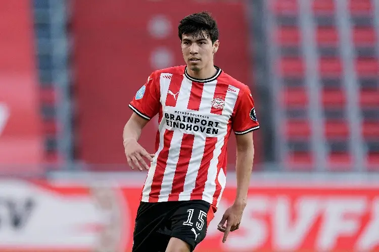 Erick Gutiérrez renovará con el PSV Eindhoven