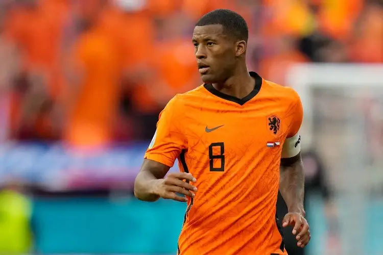 Wijnaldum llega a Roma