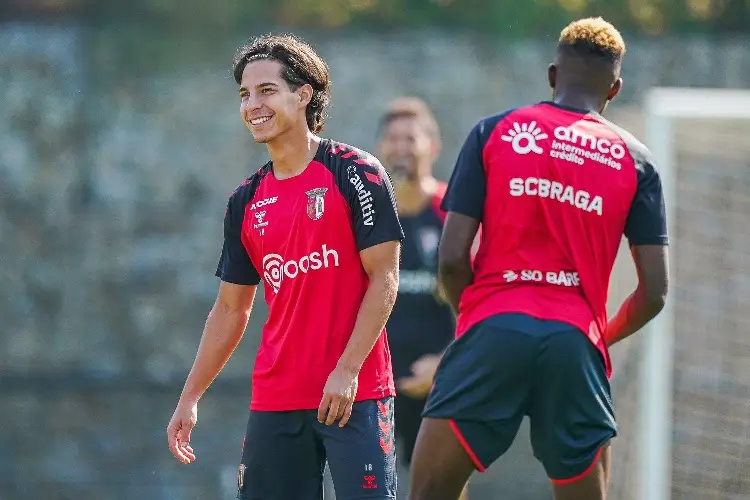 Diego Lainez se queda sin debutar en el Braga